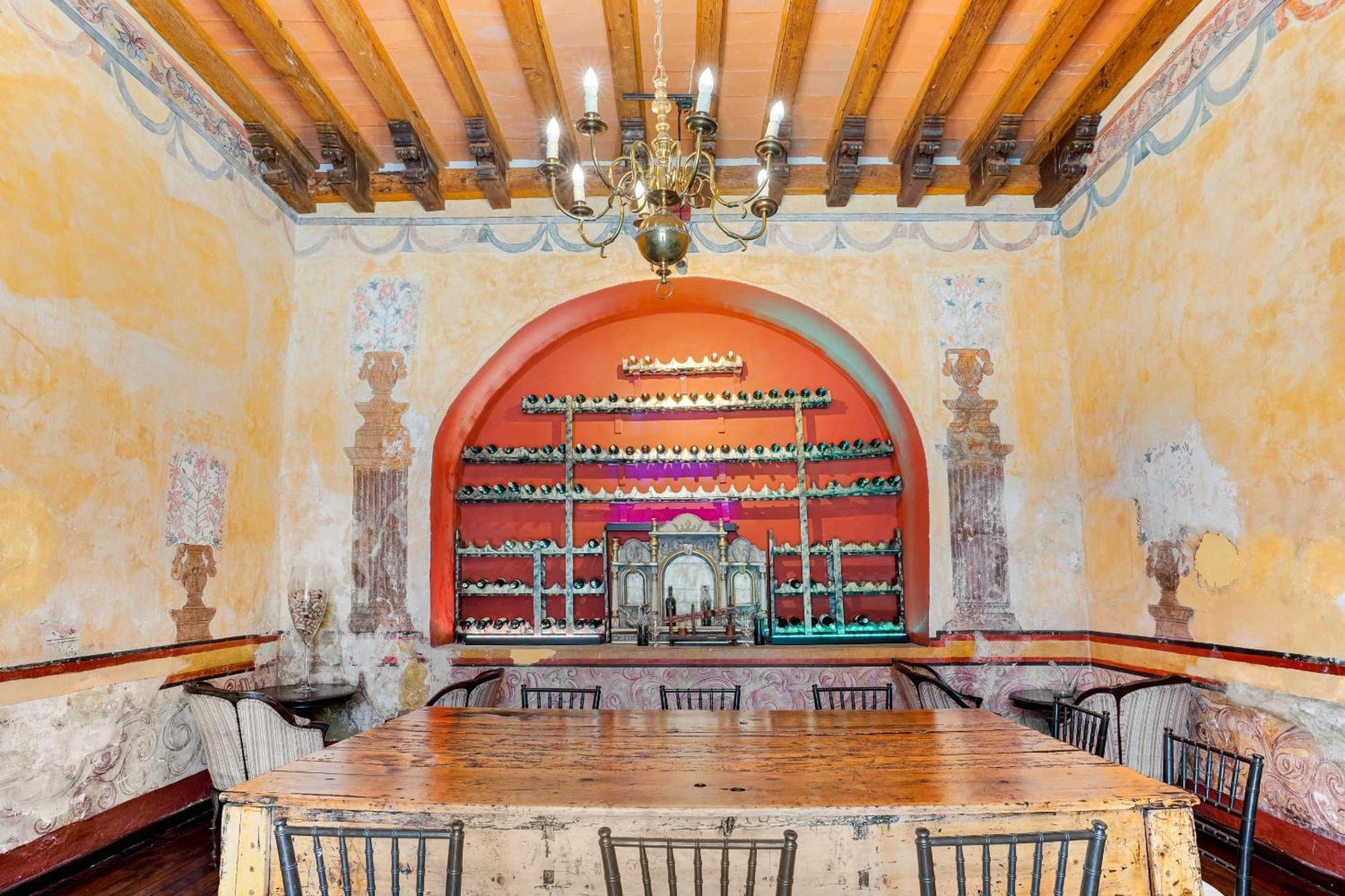 Quinta Real Puebla Ξενοδοχείο Εξωτερικό φωτογραφία The wine tasting room at the Hacienda de San José